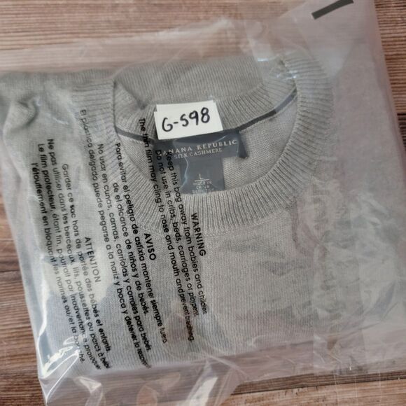 Banana Republic Luxury Blend Sweatshirt Mens Size L Gray Preppy Silk Blend - Picture 9 of 9